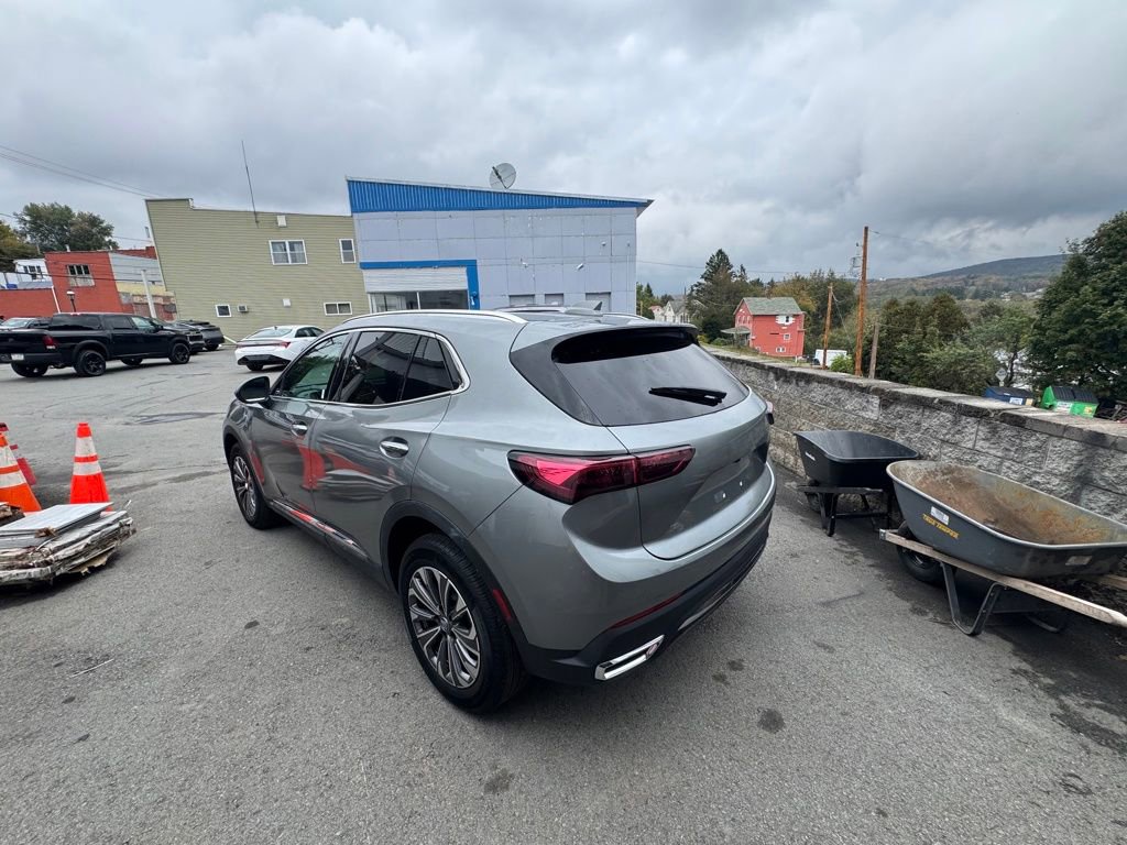 Used 2025 Buick Envision Preferred image 3