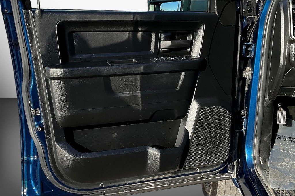 Used 2024 RAM 3500 Tradesman w/ Chrome Appearance Group AWD/4WD image 19