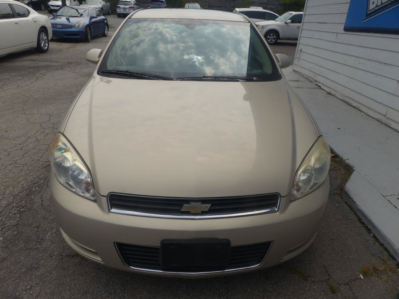 Used 2010 Chevrolet Impala LS FWD image 3