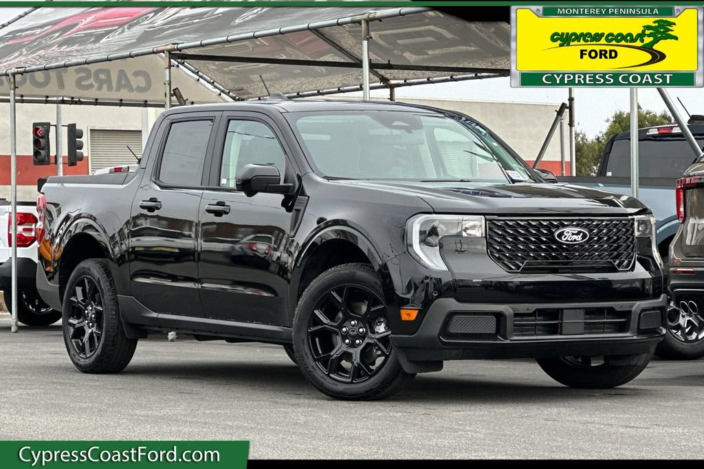 New 2025 Ford Maverick Lariat w/ Black Appearance Package
