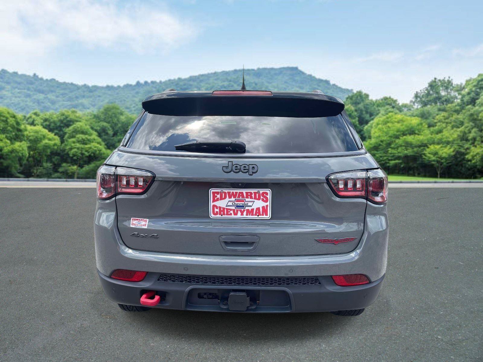 Used 2022 Jeep Compass Trailhawk w/ Trailer Tow Group AWD/4WD image 28