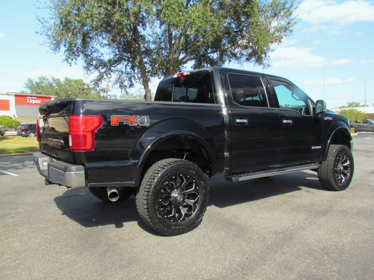 Used 2018 Ford F150 Lariat image 9