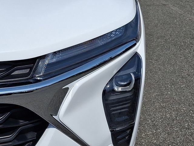 Used 2025 Chevrolet Trax LS image 9