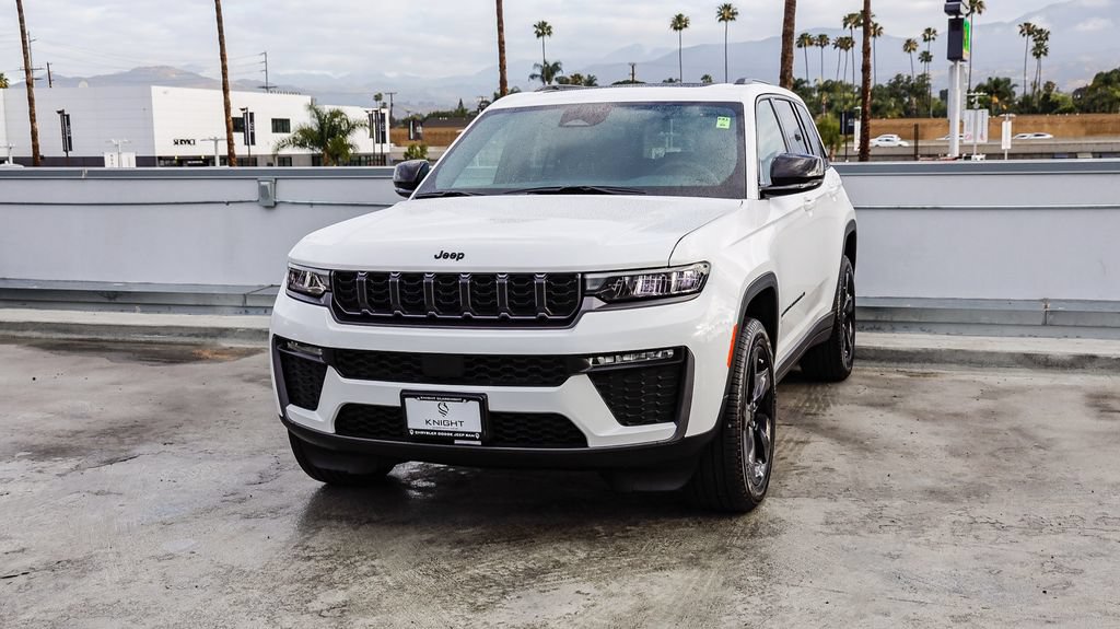 New 2026 Jeep Grand Cherokee Limited w/ Limited Altitude Package AWD/4WD image 4