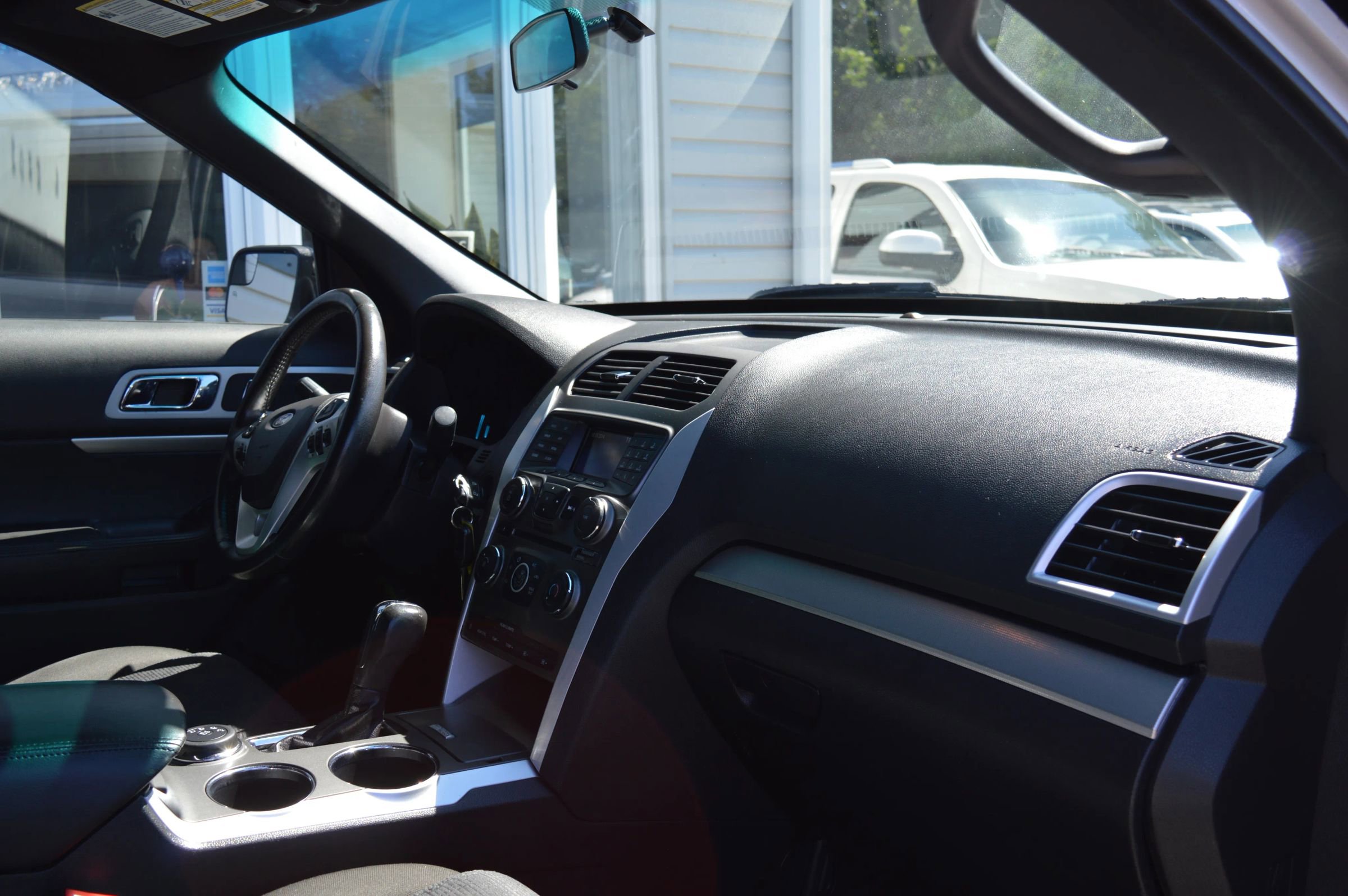 Used 2014 Ford Explorer XLT image 37