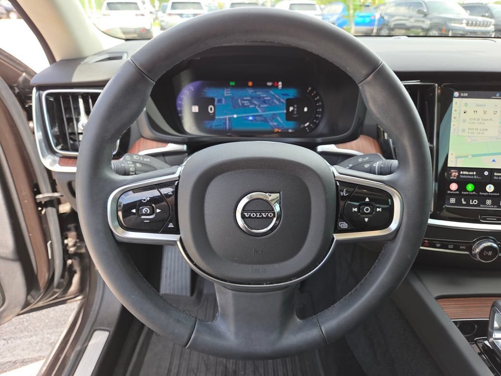 Used 2025 Volvo S60 B5 Plus w/ Protection Package Premier FWD image 32