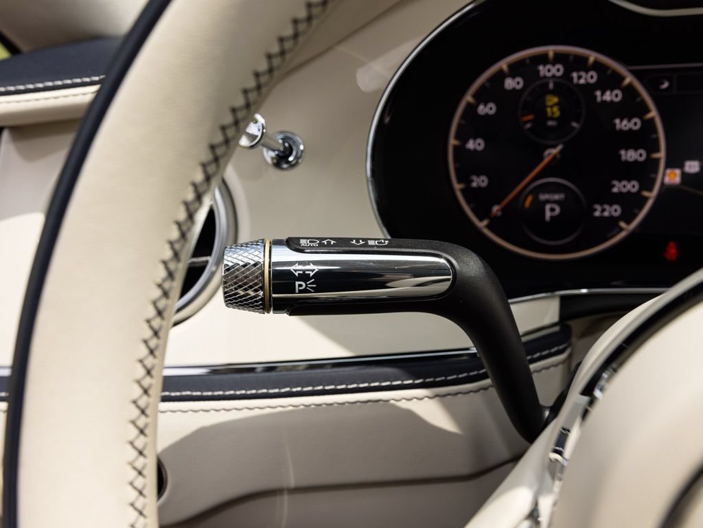 Used 2024 Bentley Flying Spur V8 AWD/4WD image 41