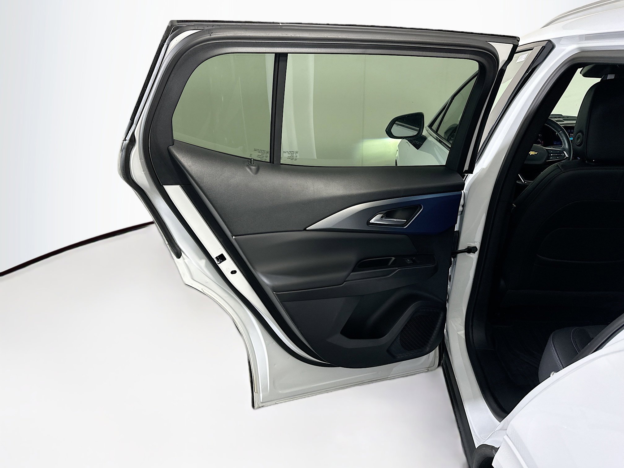 Used 2024 Chevrolet Equinox EV LT image 27