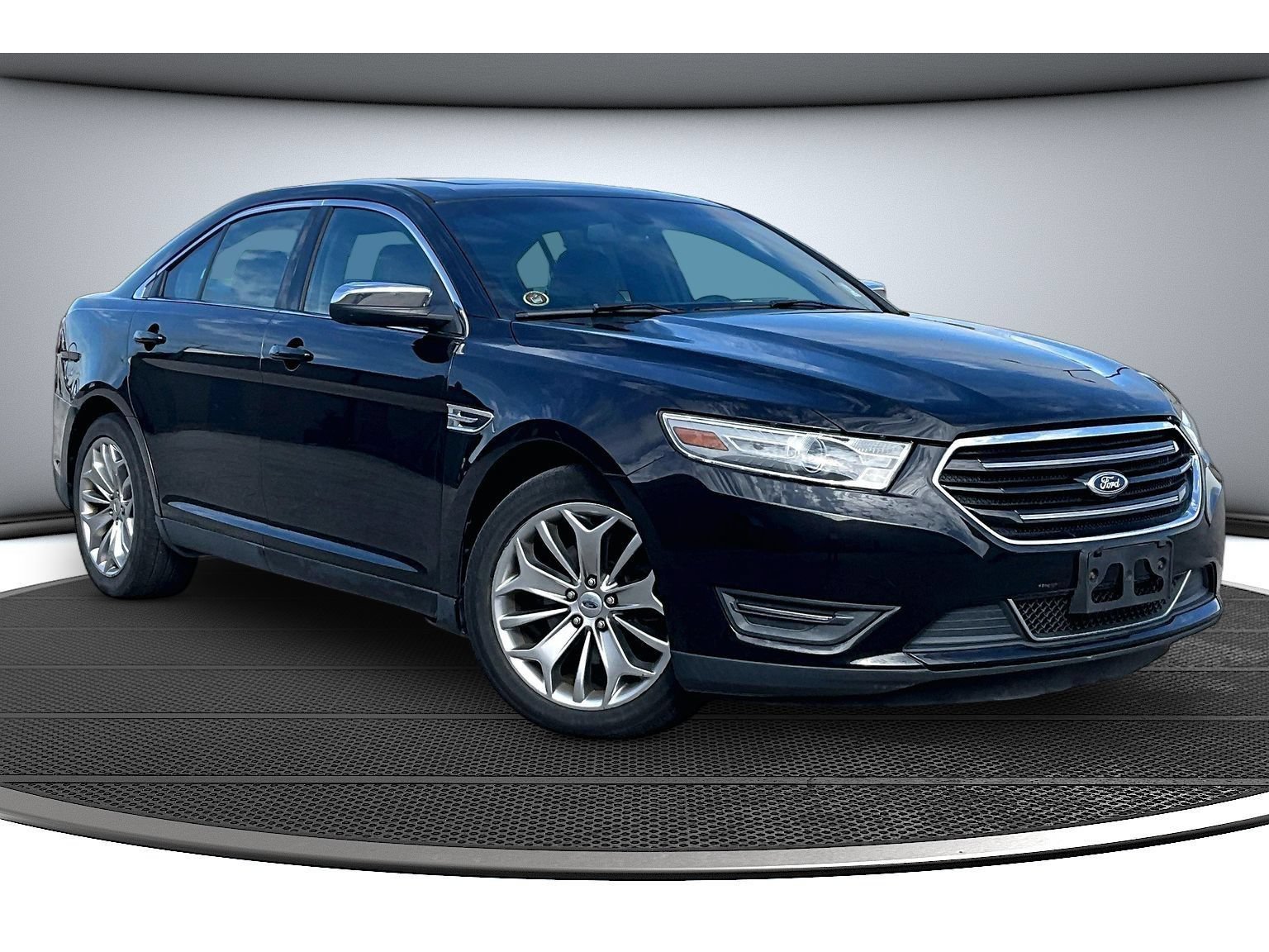 Used 2013 Ford Taurus Limited FWD image 2