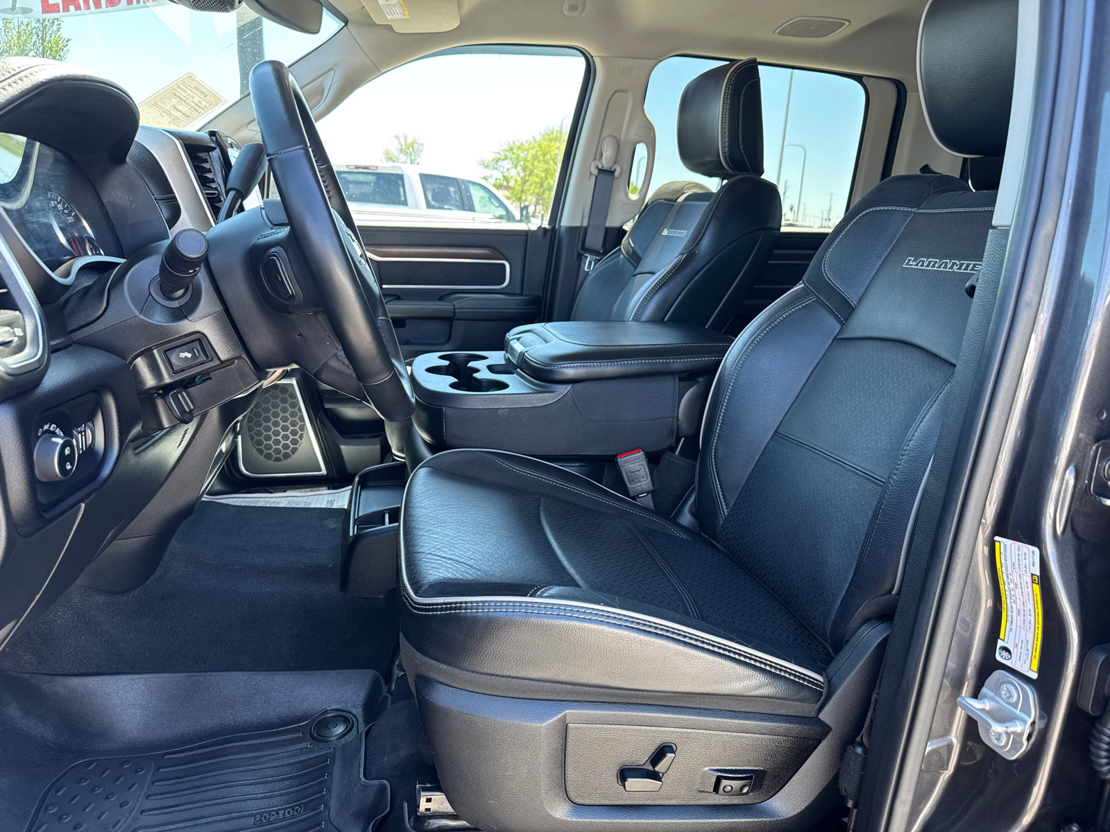 Used 2024 RAM 2500 Laramie w/ Safety Group AWD/4WD image 10