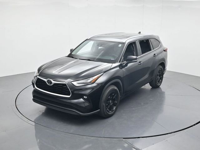 Used 2024 Toyota Highlander XLE FWD image 44