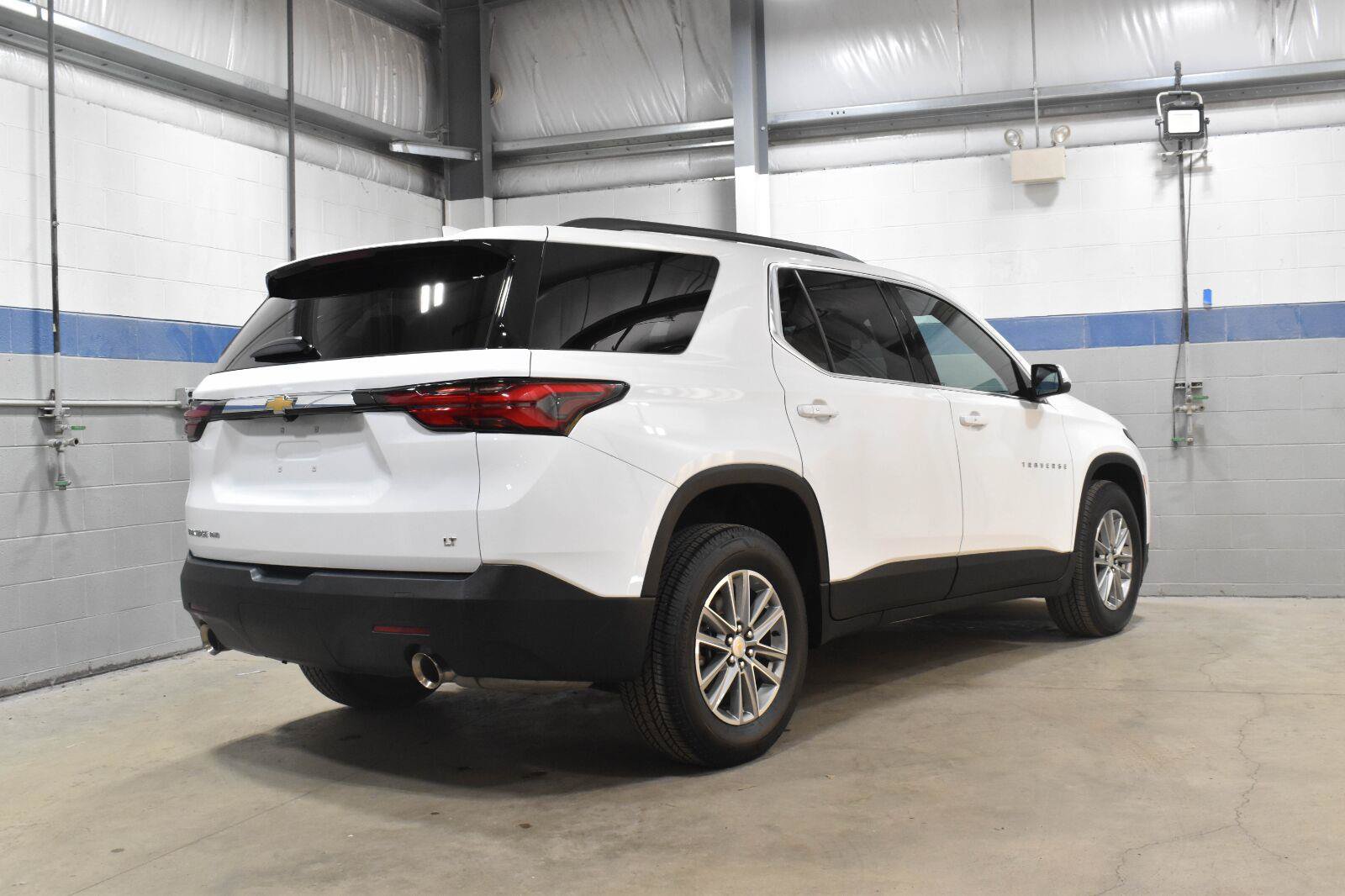 Used 2023 Chevrolet Traverse LT w/ LPO, Floor Liner Package AWD/4WD image 29