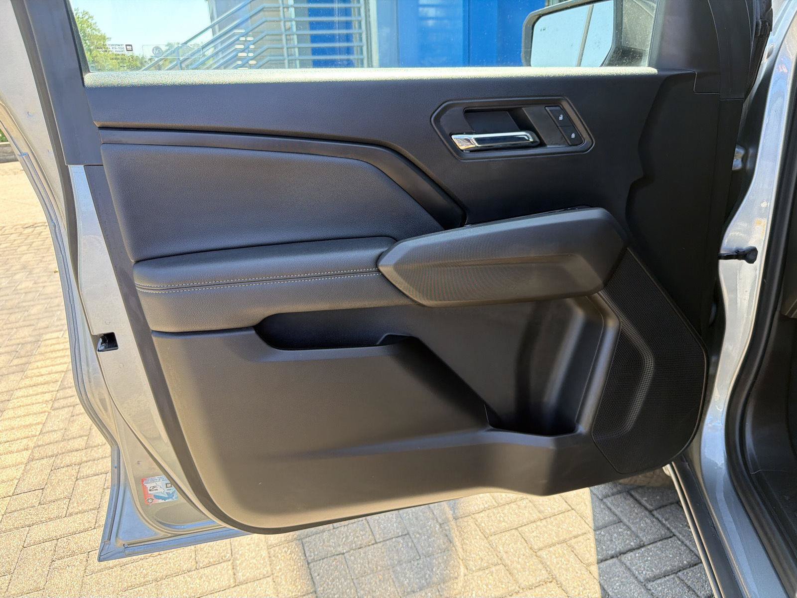 Used 2023 Chevrolet Colorado LT w/ LT Convenience Package II AWD/4WD image 11