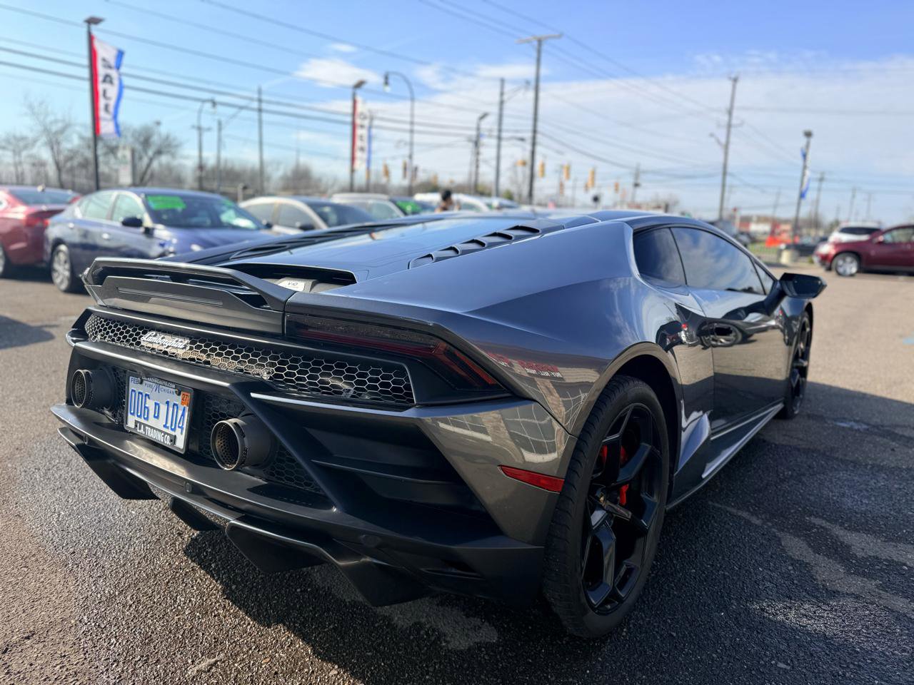 Used 2021 Lamborghini Huracan EVO image 16