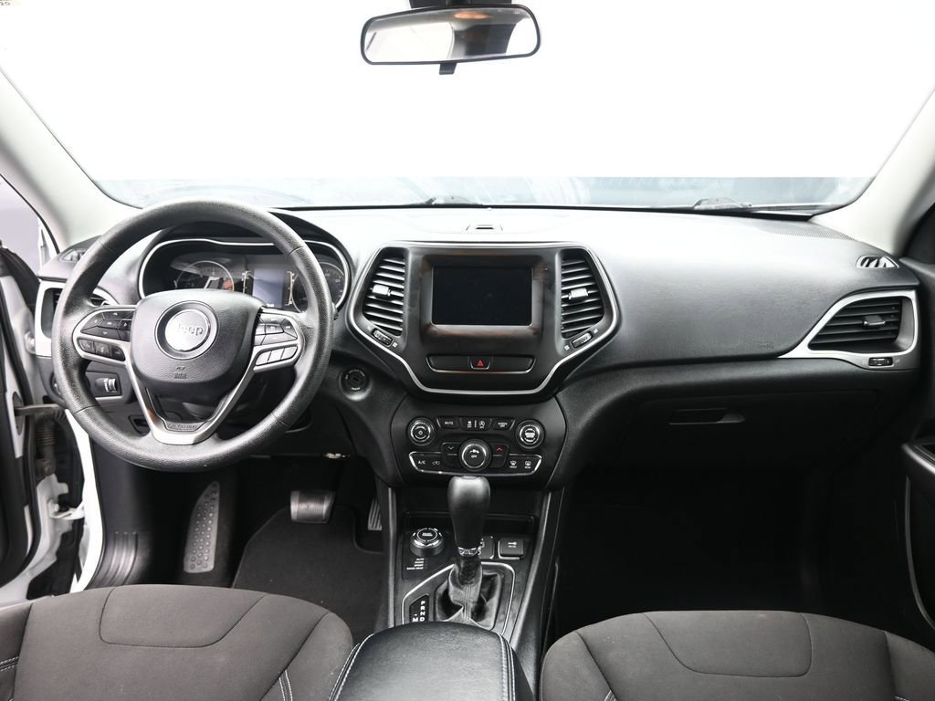 Used 2019 Jeep Cherokee Latitude w/ Popular Appearance Group AWD/4WD image 28