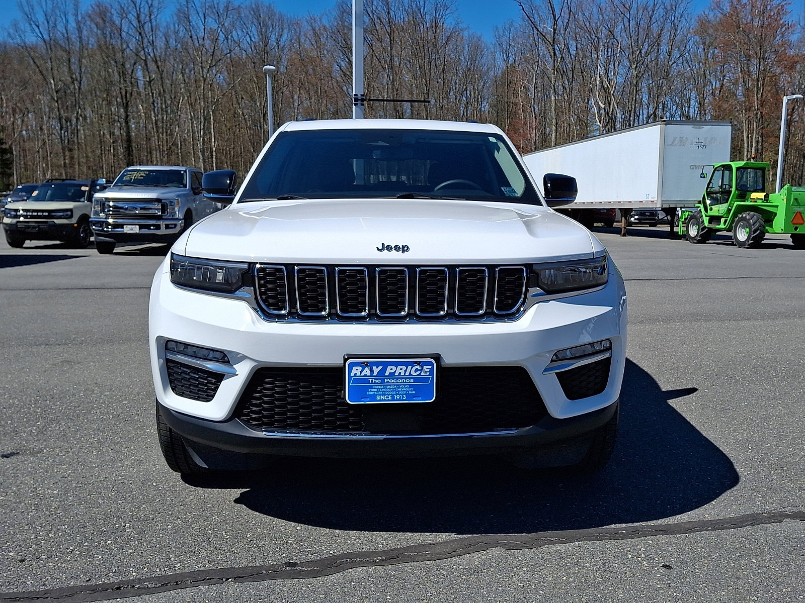 Used 2023 Jeep Grand Cherokee Limited AWD/4WD image 2