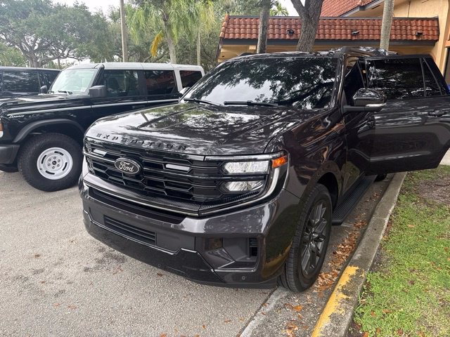 Used 2026 Ford Expedition Max Platinum w/ Stealth Appearance Package AWD/4WD image 2