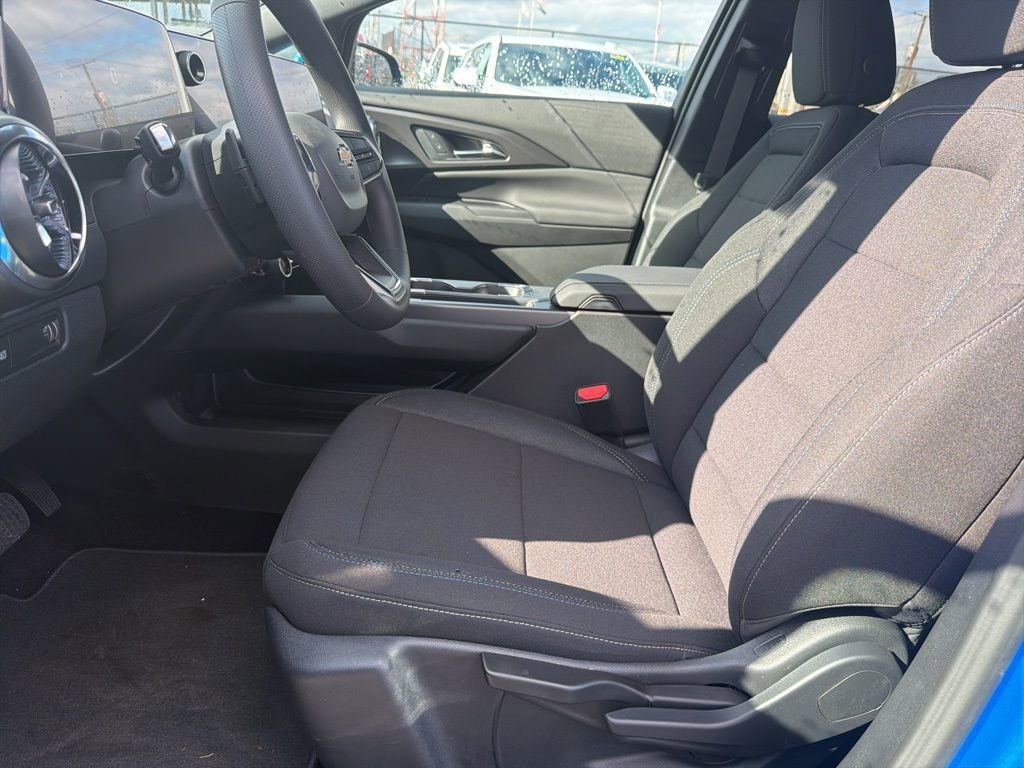 New 2026 Chevrolet Equinox EV LT image 9