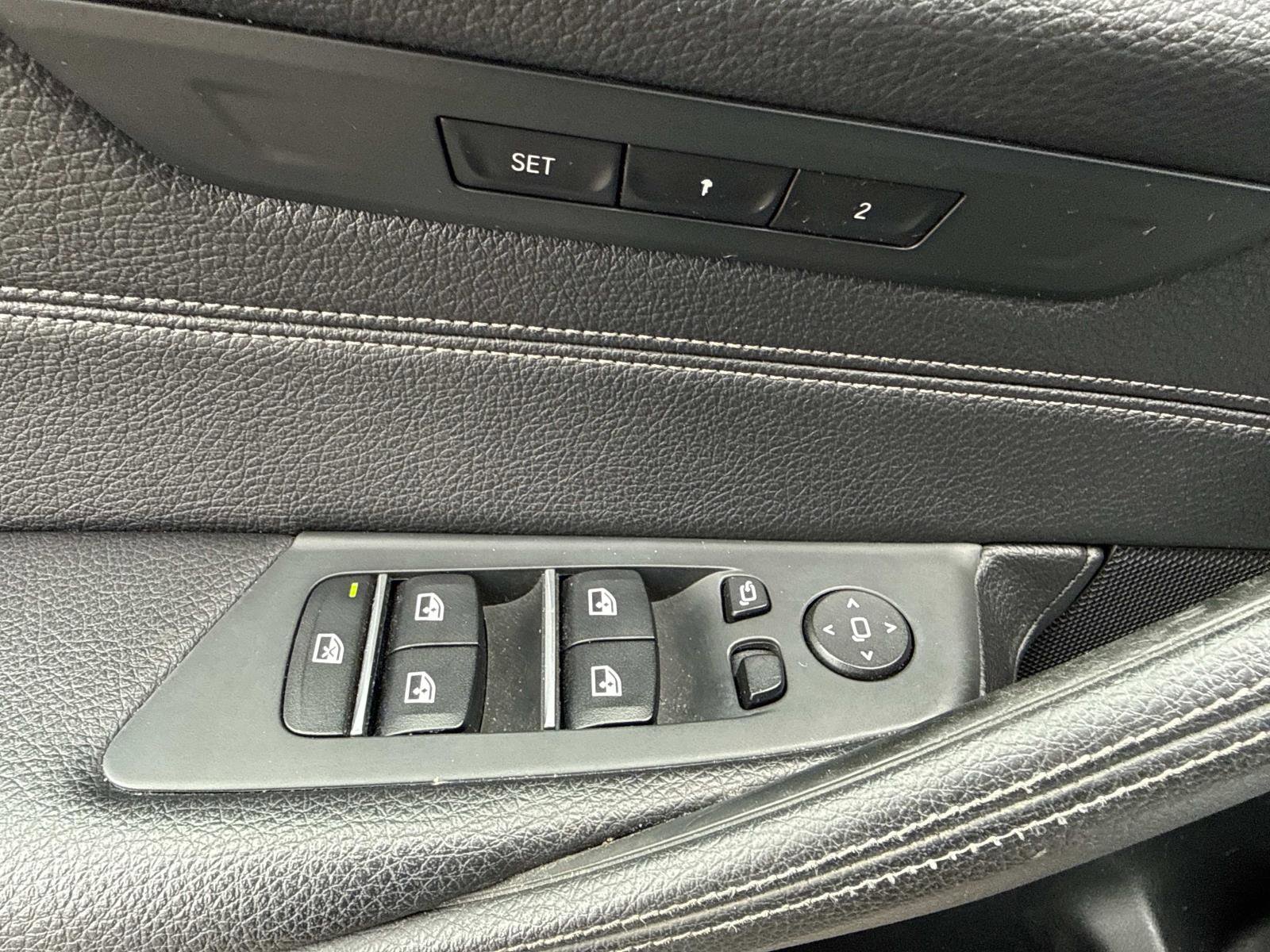 Used 2018 BMW 530i xDrive AWD/4WD image 19