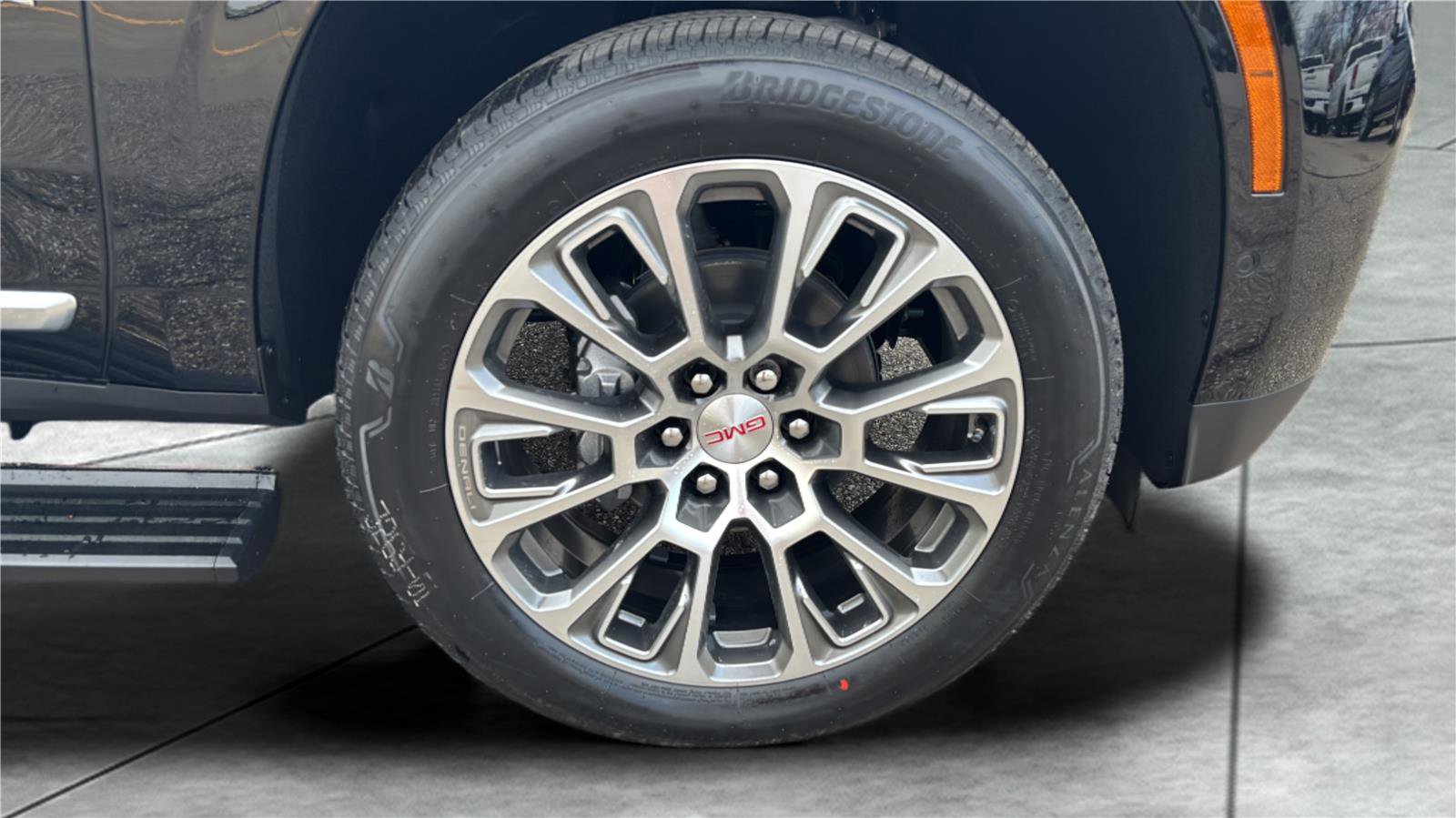 New 2026 GMC Yukon XL Denali w/ Denali Reserve Package image 28