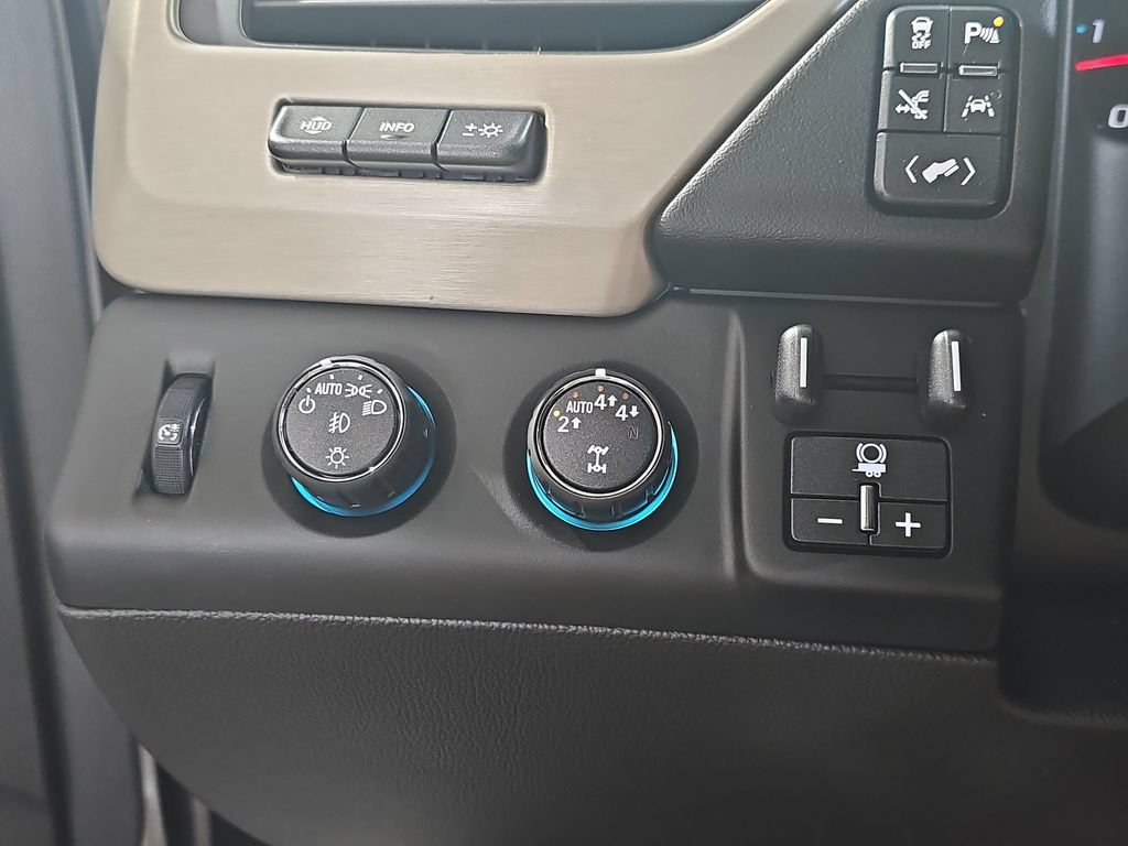 Used 2020 GMC Yukon Denali w/ Denali Ultimate Package AWD/4WD image 33