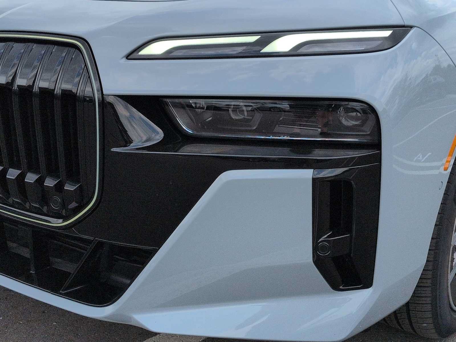 New 2025 BMW 740i xDrive AWD/4WD image 11