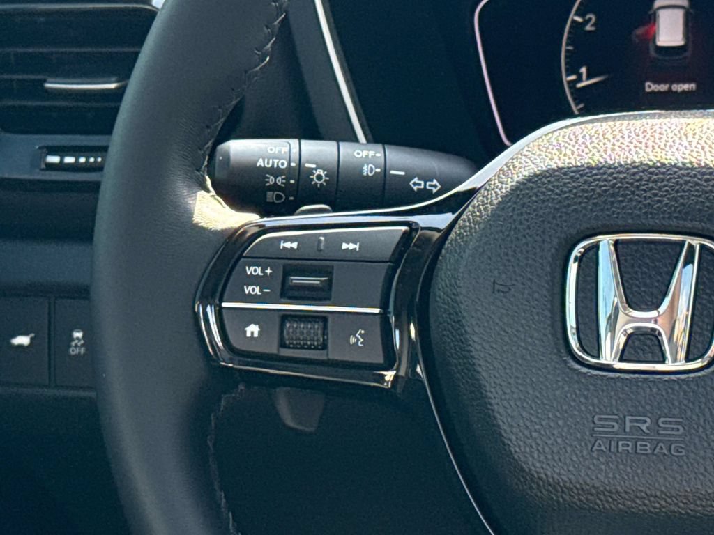 Used 2025 Honda Pilot Touring image 21