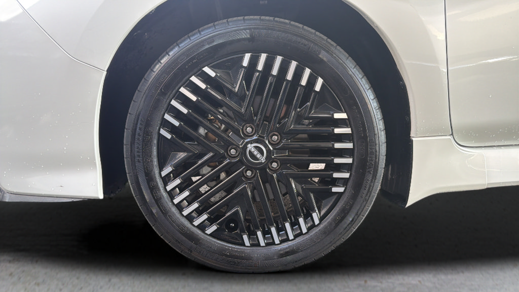 Certified 2025 Nissan Leaf SV Plus FWD image 14