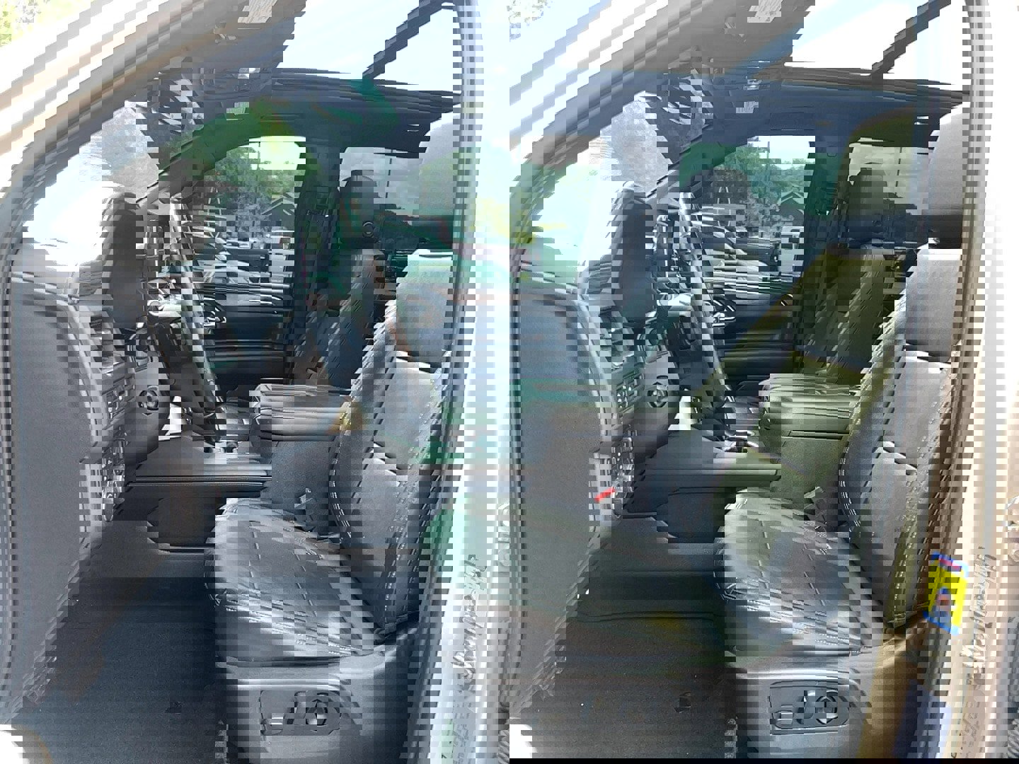 Used 2021 Chevrolet Tahoe Z71 w/ Z71 Signature Package image 12