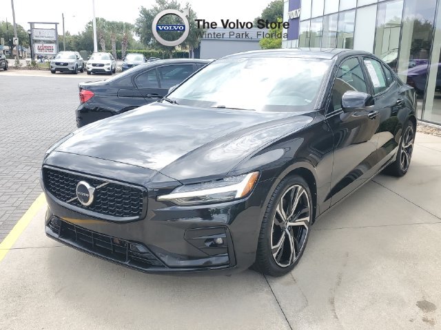 Used 2025 Volvo S60 B5 Plus FWD image 1