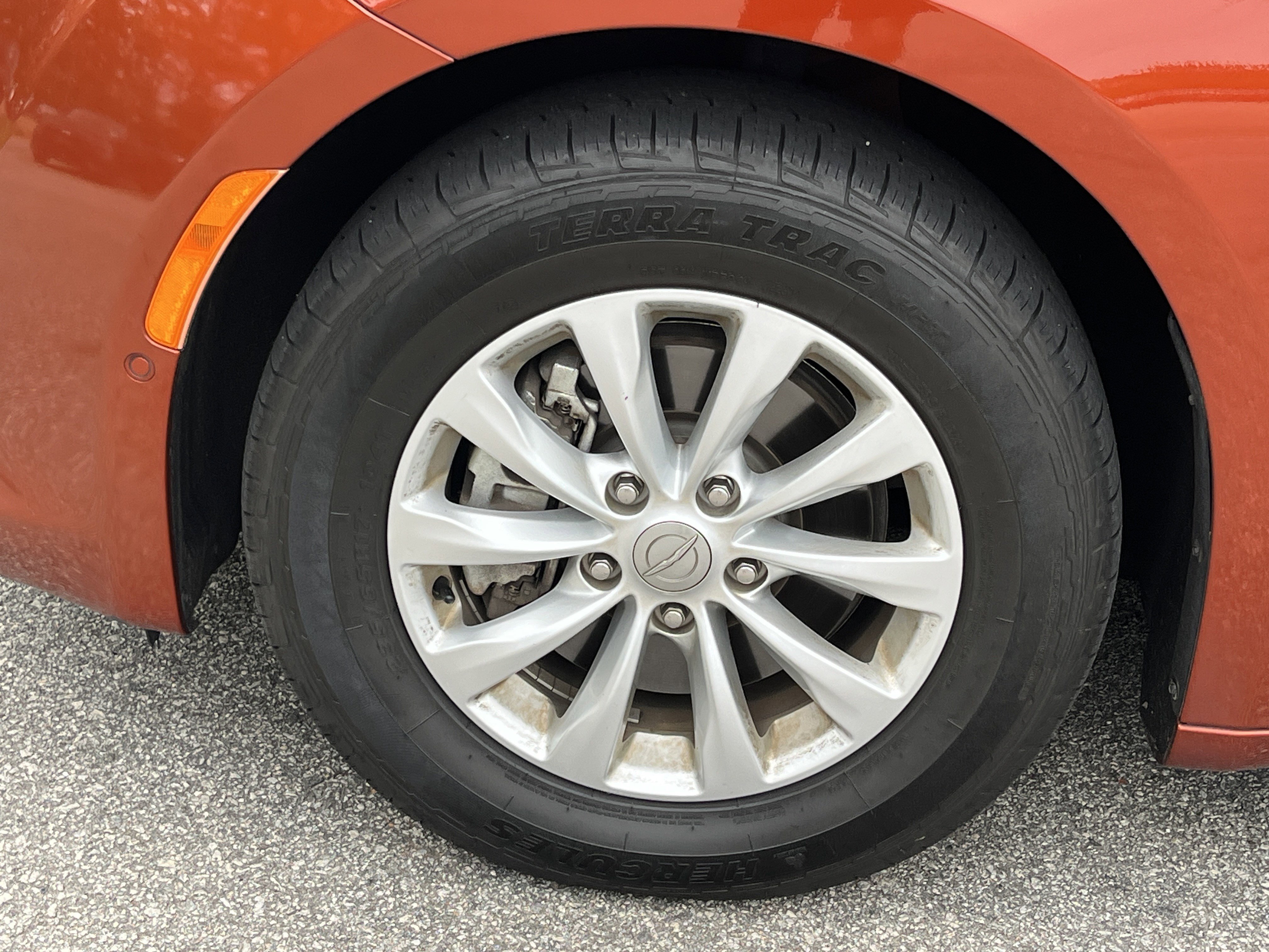 Used 2018 Chrysler Pacifica Touring-L w/ Advanced Safetytec Group image 30