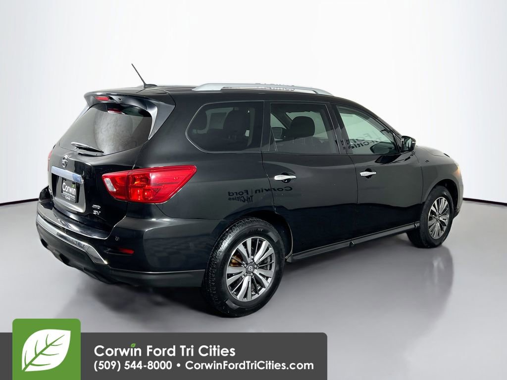 Used 2018 Nissan Pathfinder SV image 14