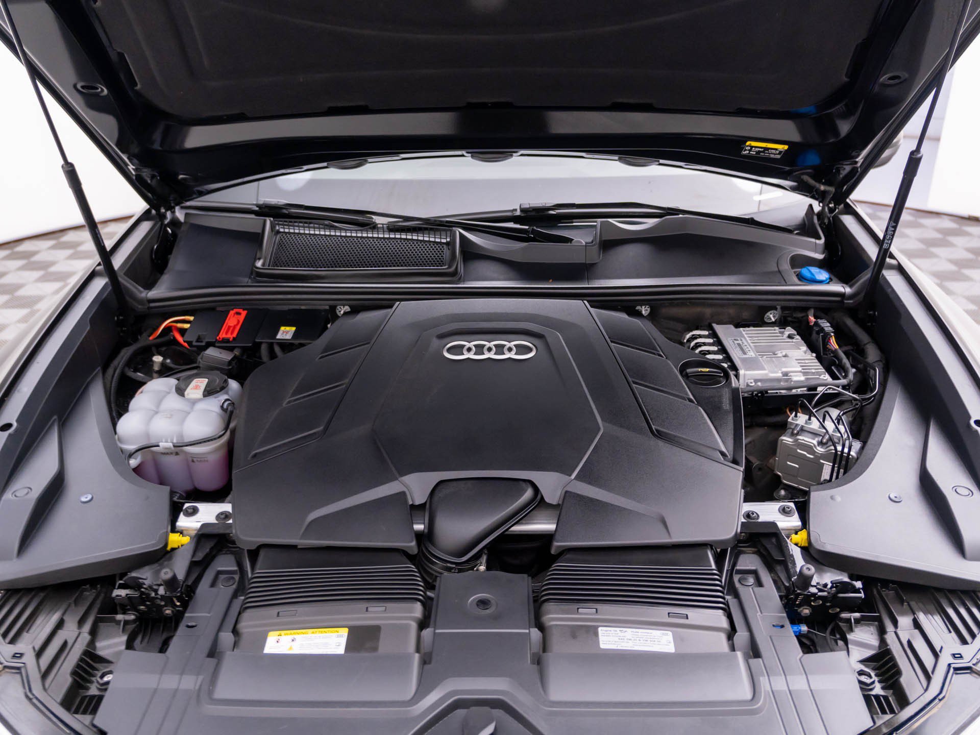 Used 2023 Audi Q8 Premium Plus AWD/4WD image 33