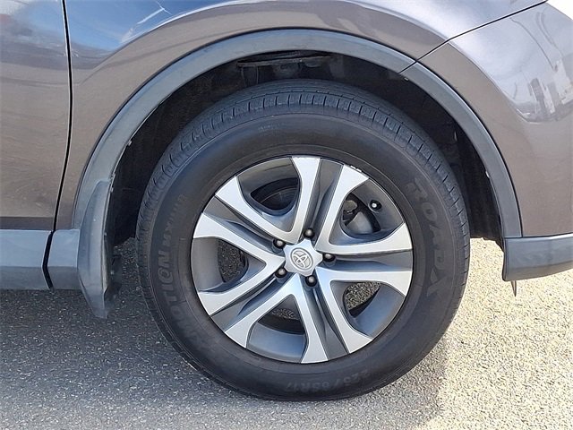 Used 2017 Toyota RAV4 LE image 28
