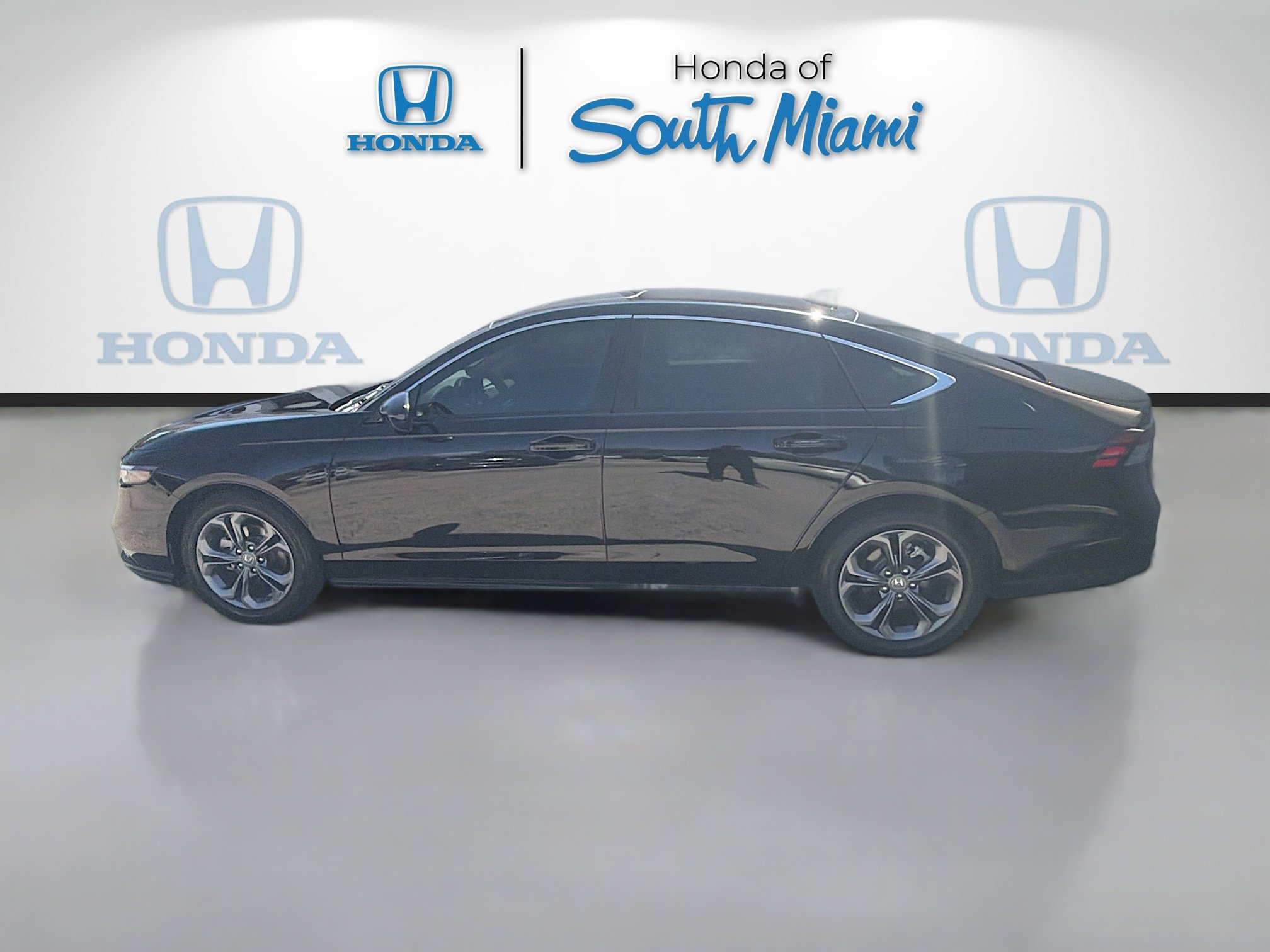 Certified 2024 Honda Accord EX image 4