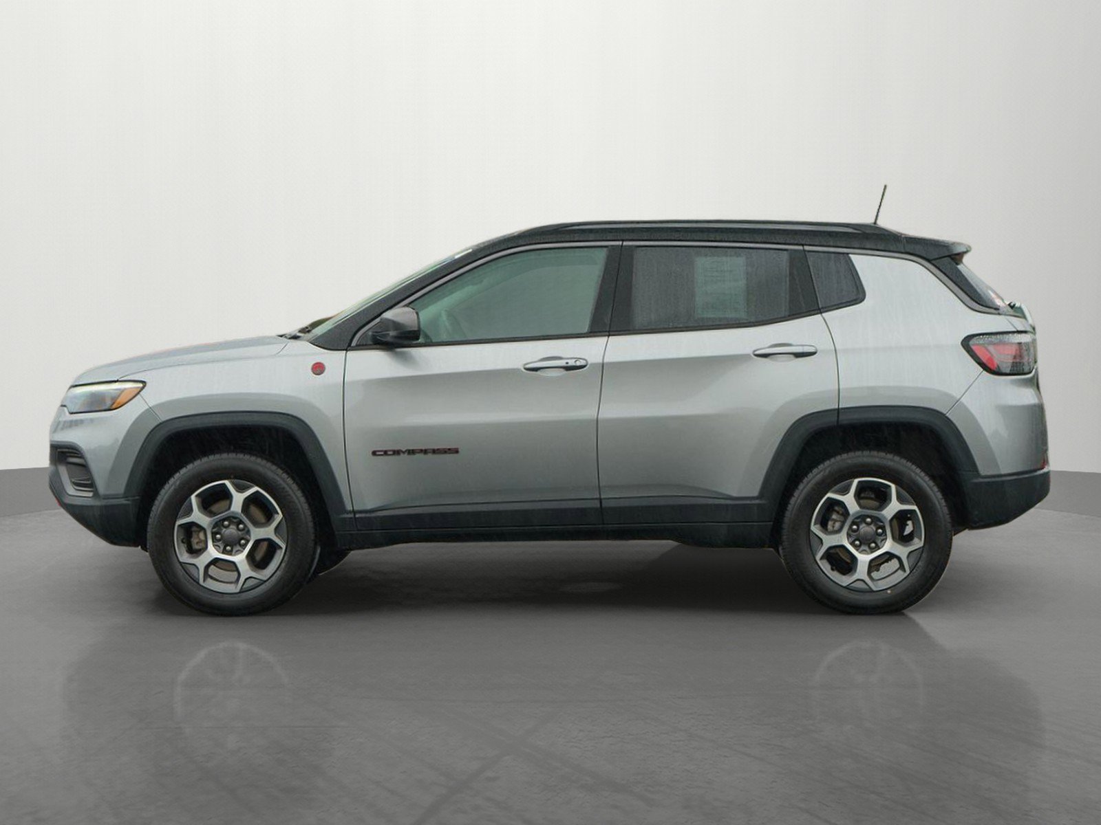 Used 2022 Jeep Compass Trailhawk w/ Trailhawk Elite Group AWD/4WD image 4