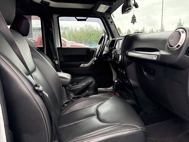 Used 2016 Jeep Wrangler Unlimited Sahara w/ Mopar Chrome Edition Group AWD/4WD image 16