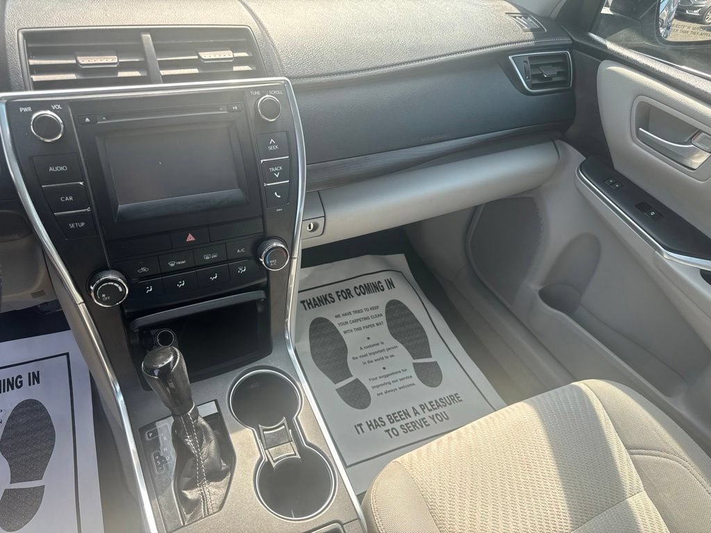 Used 2017 Toyota Camry LE FWD image 30