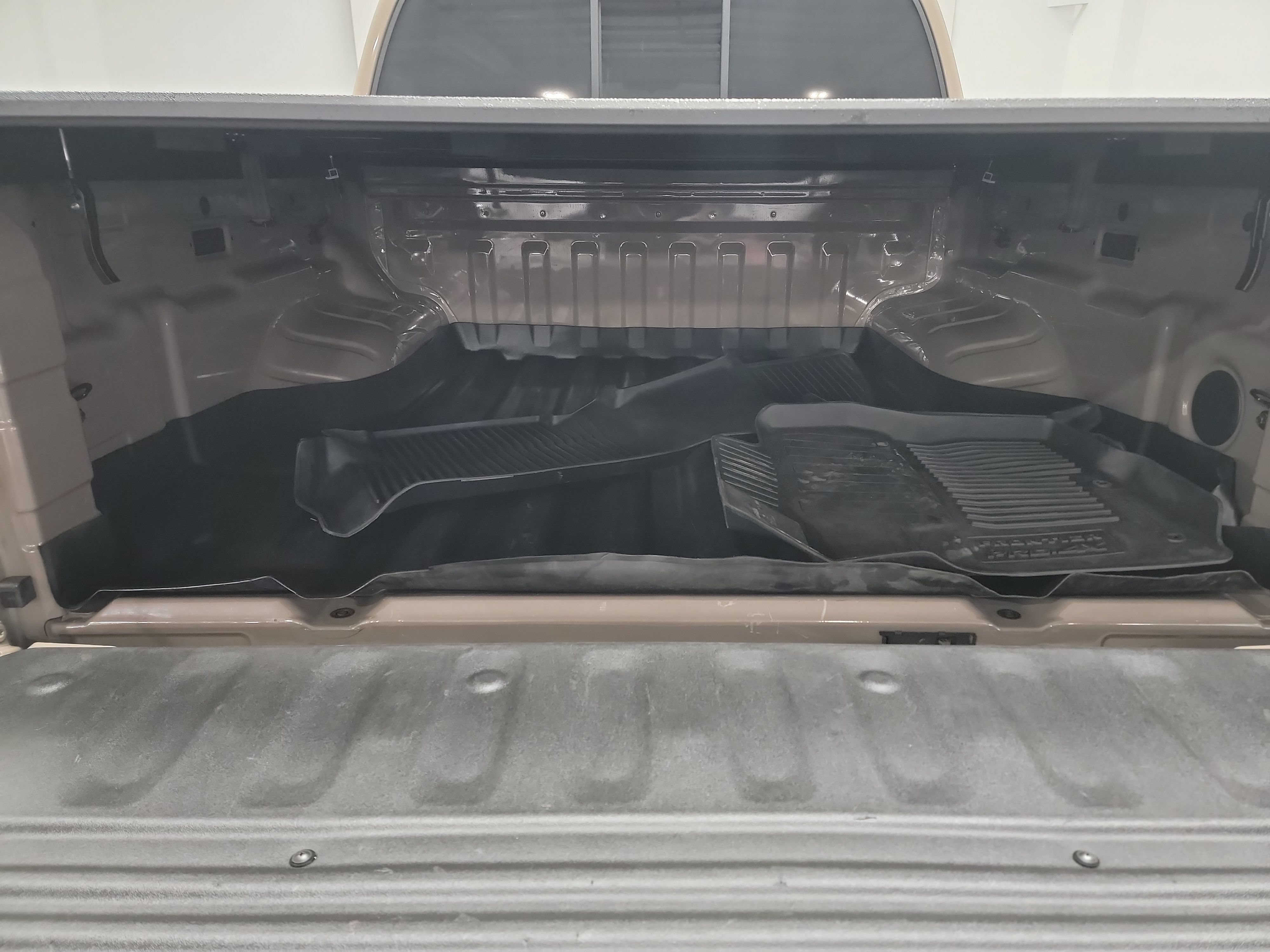 Used 2022 Nissan Frontier PRO-4X w/ Technology Package AWD/4WD image 25