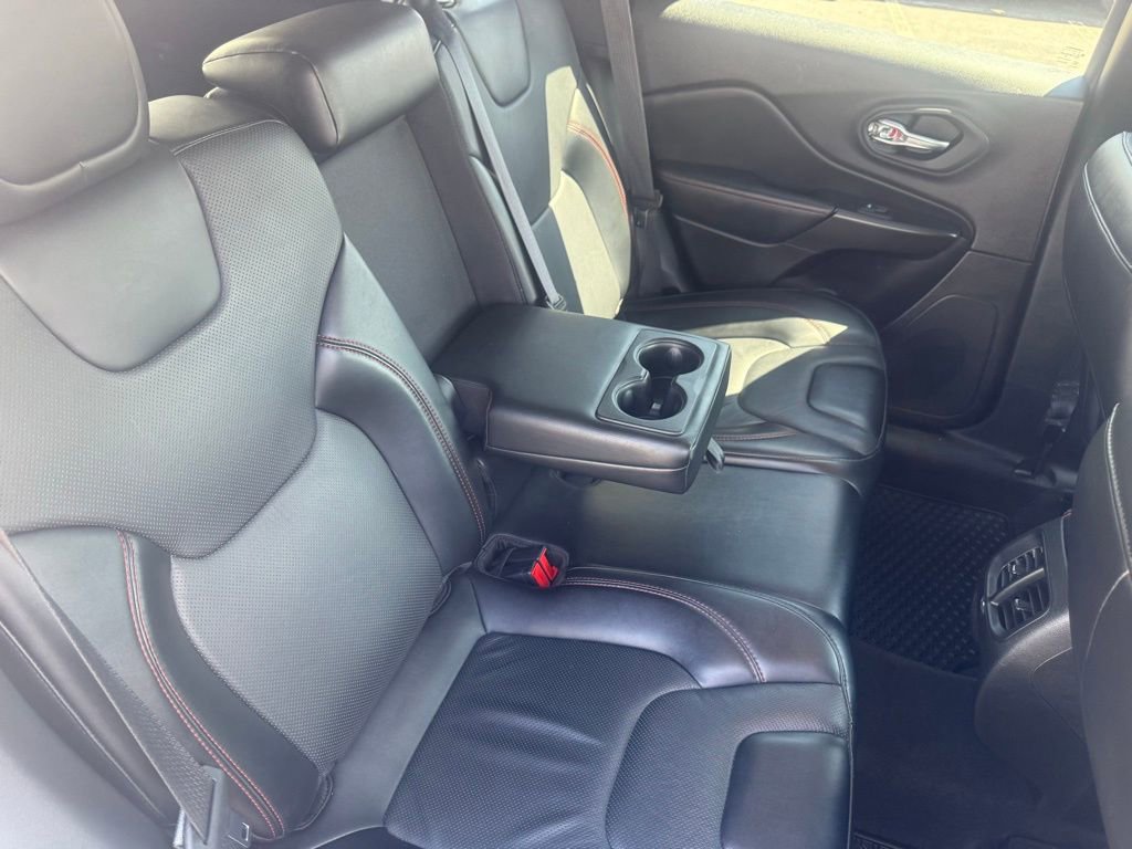 Used 2022 Jeep Cherokee Trailhawk w/ Premium Leather Package AWD/4WD image 51