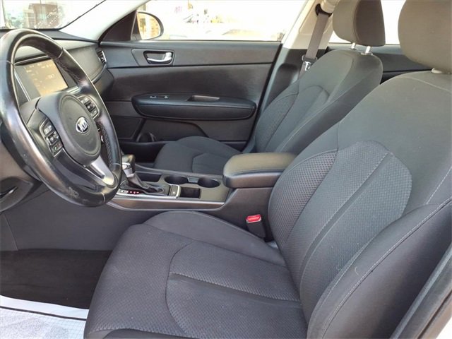 Used 2018 Kia Optima Premium w/ Convenience Package image 2