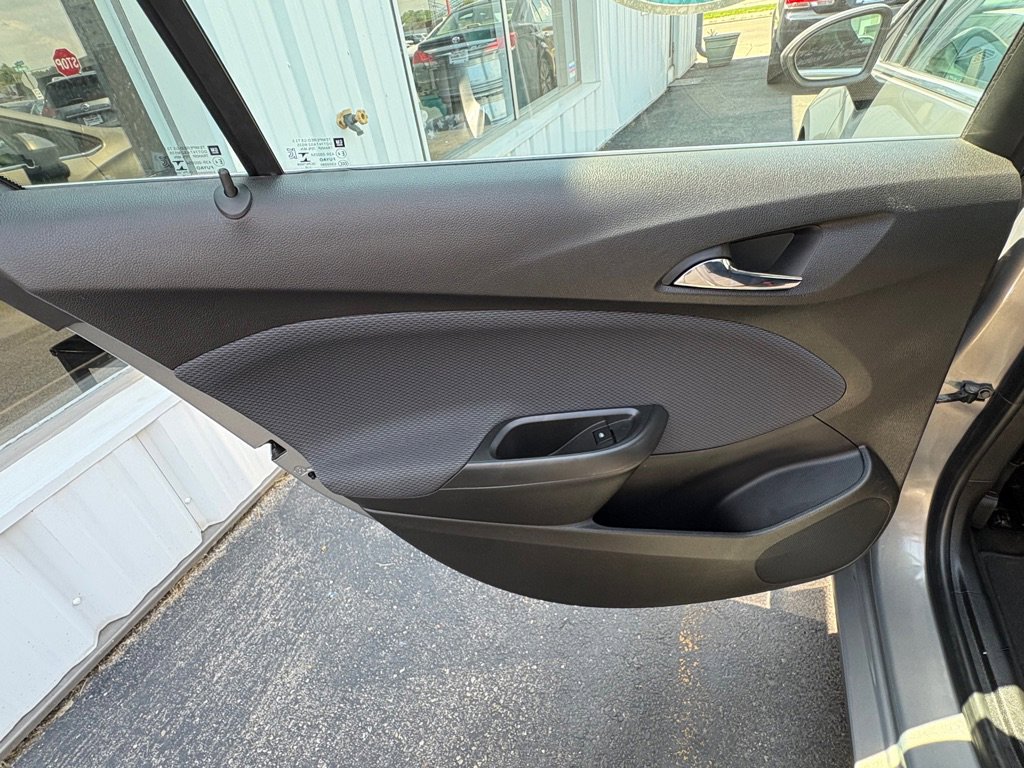 Used 2019 Chevrolet Cruze LT w/ Convenience Package FWD image 10