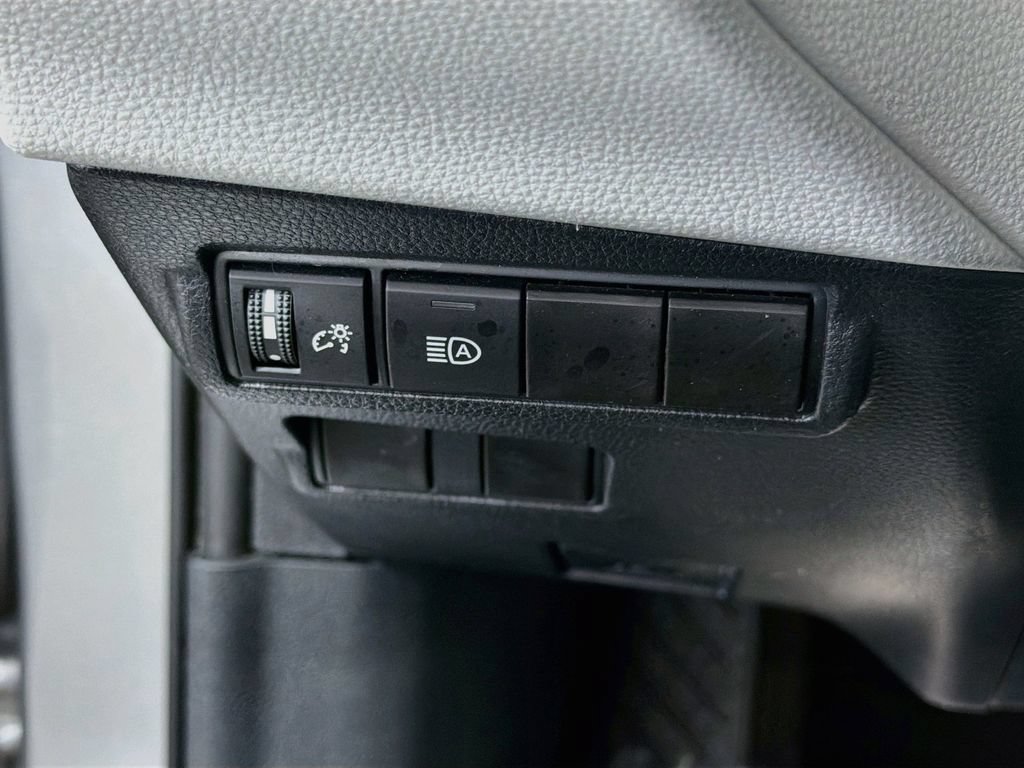 Used 2024 Toyota Corolla Cross L AWD/4WD image 12