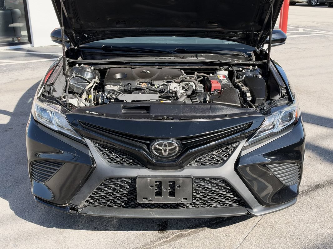 Used 2019 Toyota Camry SE FWD image 11