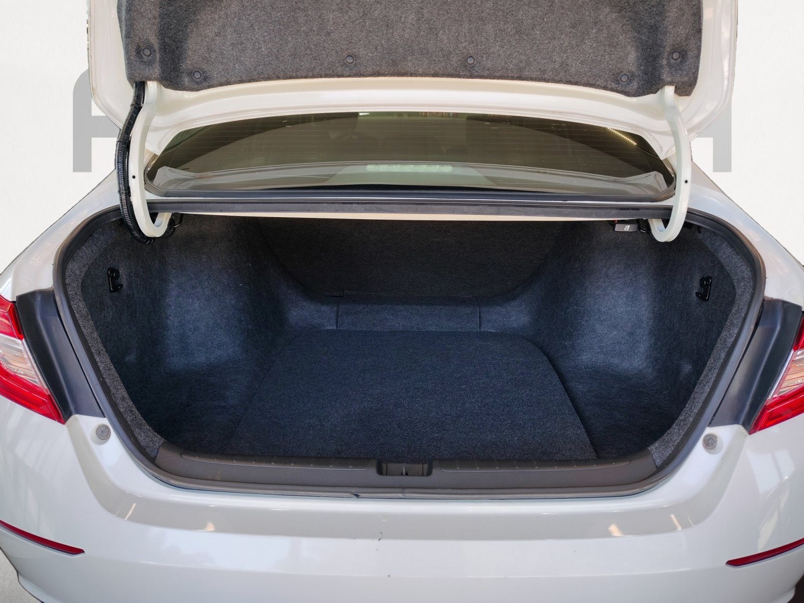 Used 2019 Honda Accord LX image 13