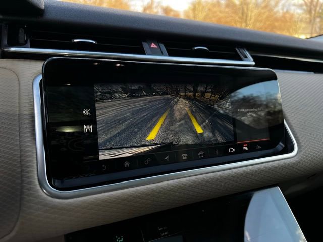 Used 2018 Land Rover Range Rover Velar S AWD/4WD image 40