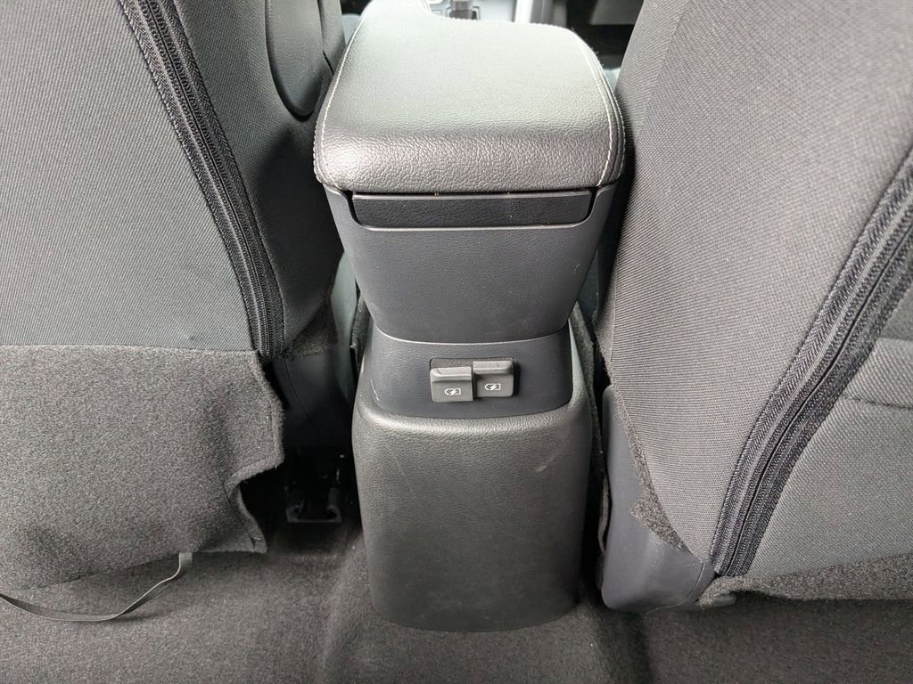 Certified 2025 Nissan Kicks Play S image 25