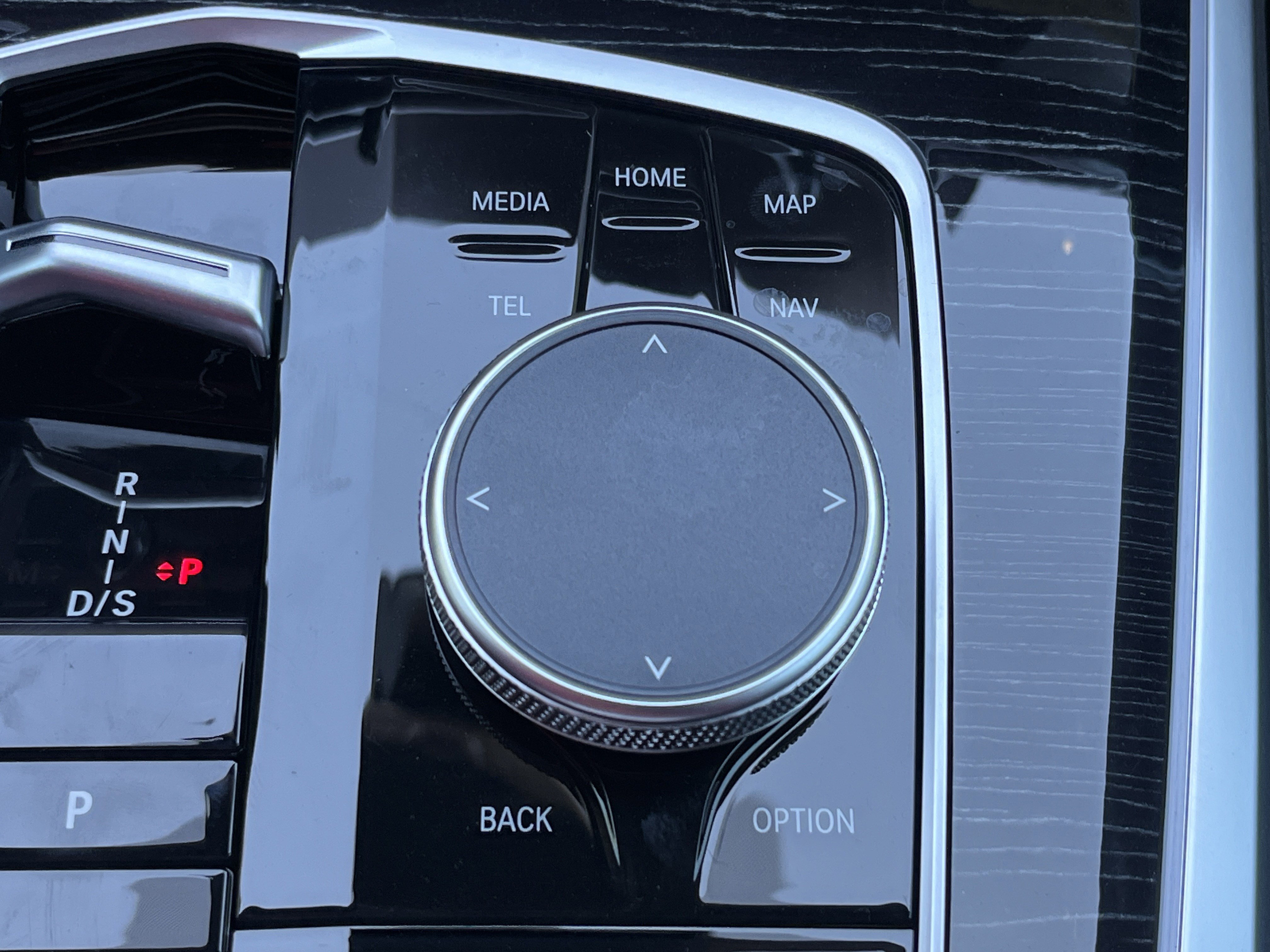 New 2026 BMW X5 xDrive40i w/ M Sport Package AWD/4WD image 8