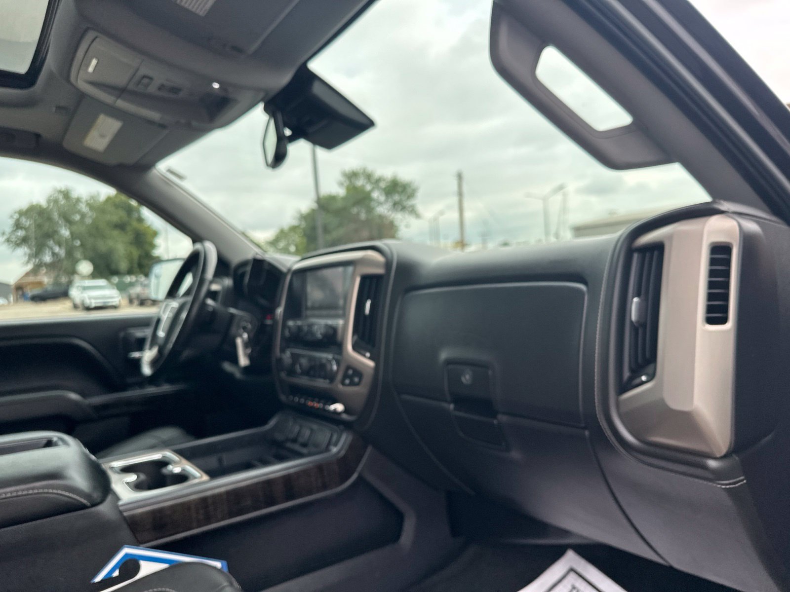 Used 2015 GMC Sierra 1500 Denali AWD/4WD image 36
