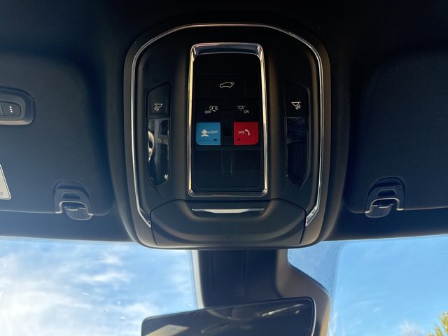 Used 2024 Jeep Wagoneer Series II w/ Flexible Seating Group image 27